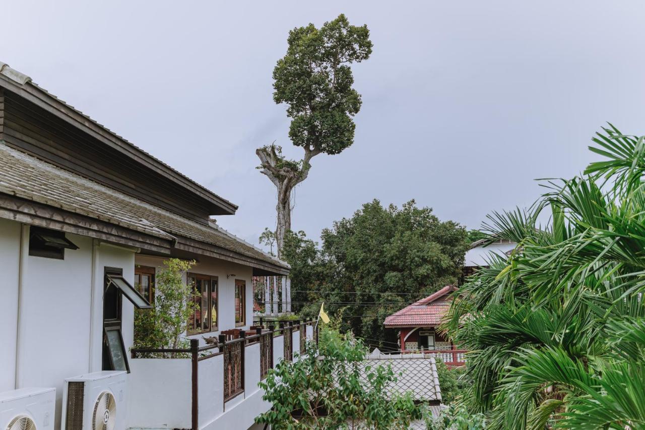 Baan Huenphen Hotel Chiang Mai Exterior foto