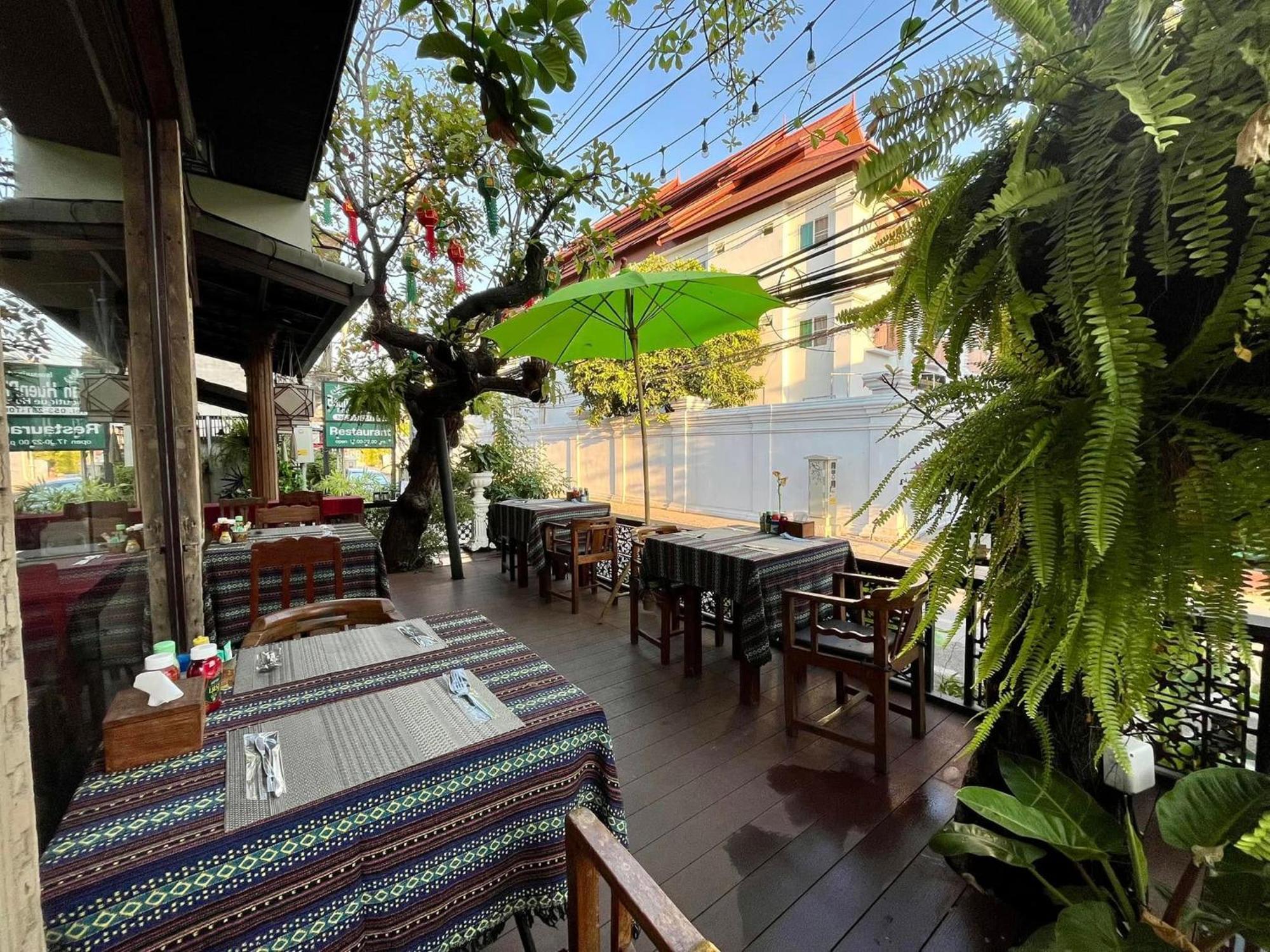 Baan Huenphen Boutique Hotel Chiang Mai Exterior foto