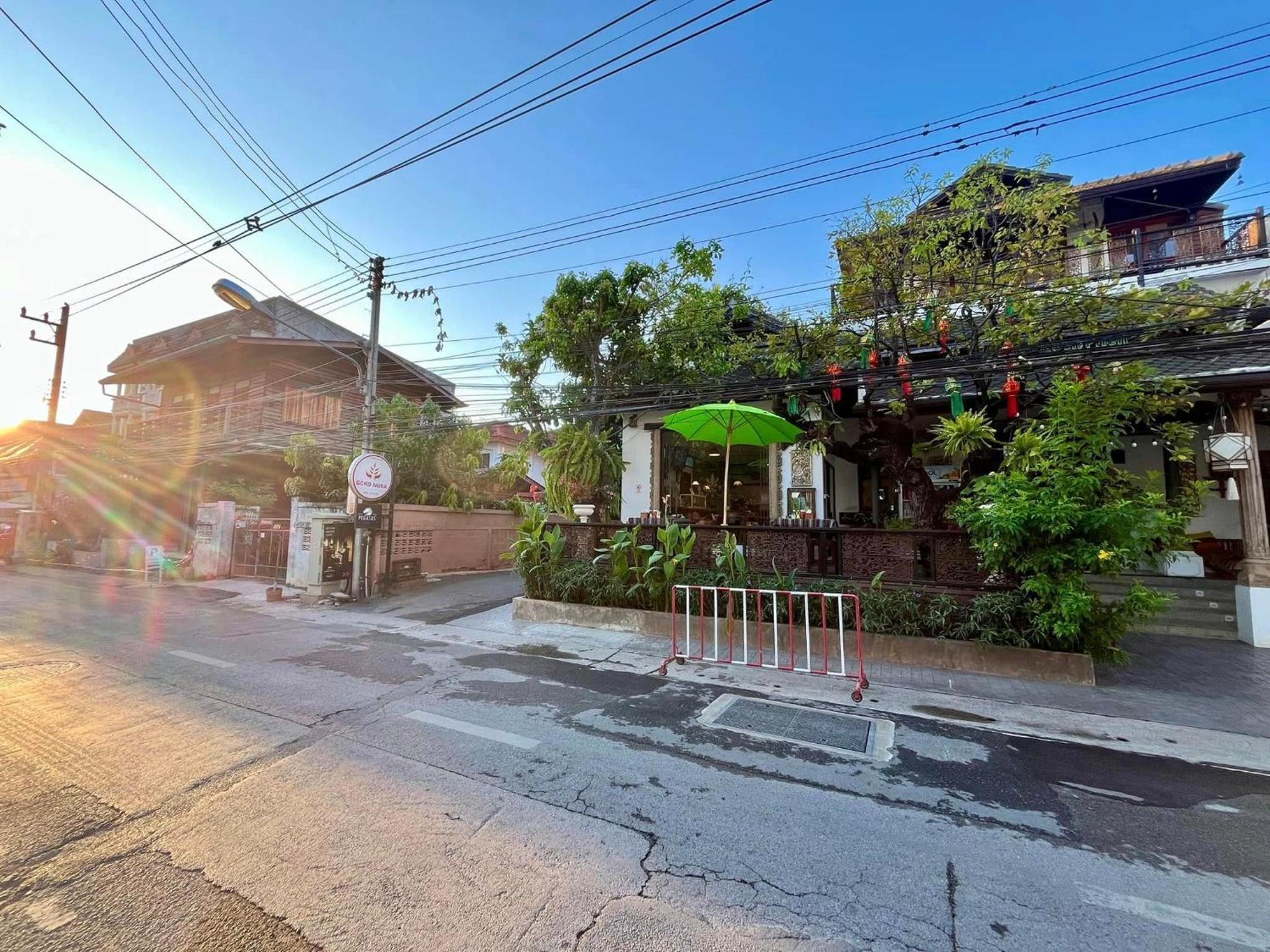 Baan Huenphen Boutique Hotel Chiang Mai Exterior foto