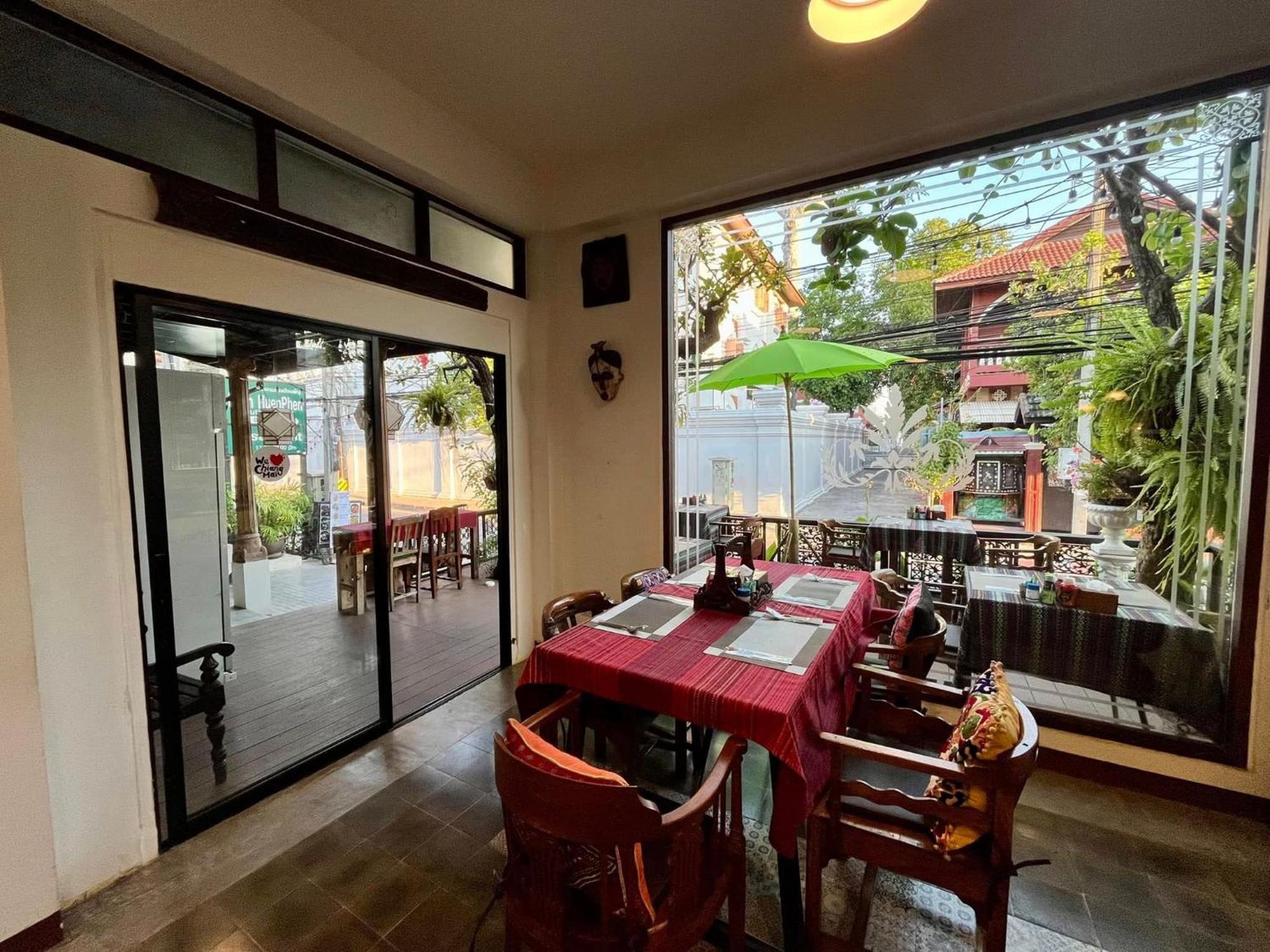 Baan Huenphen Boutique Hotel Chiang Mai Exterior foto