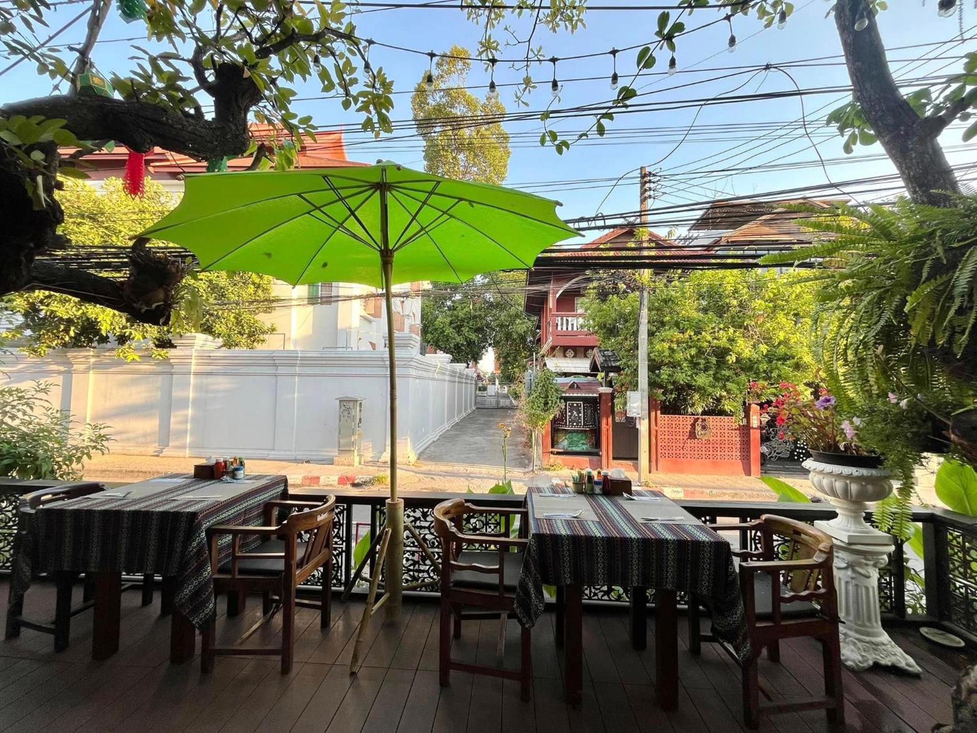Baan Huenphen Boutique Hotel Chiang Mai Exterior foto