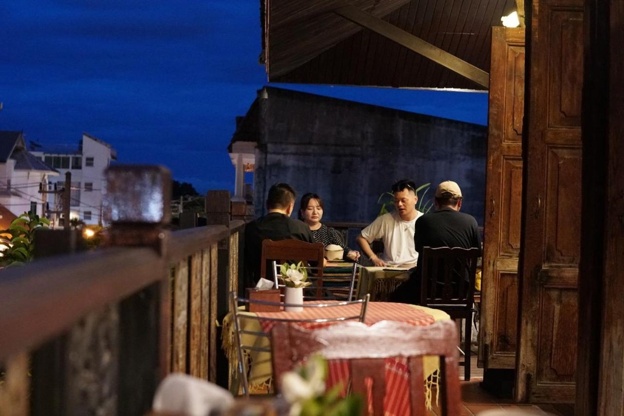 Baan Huenphen Boutique Hotel Chiang Mai Exterior foto